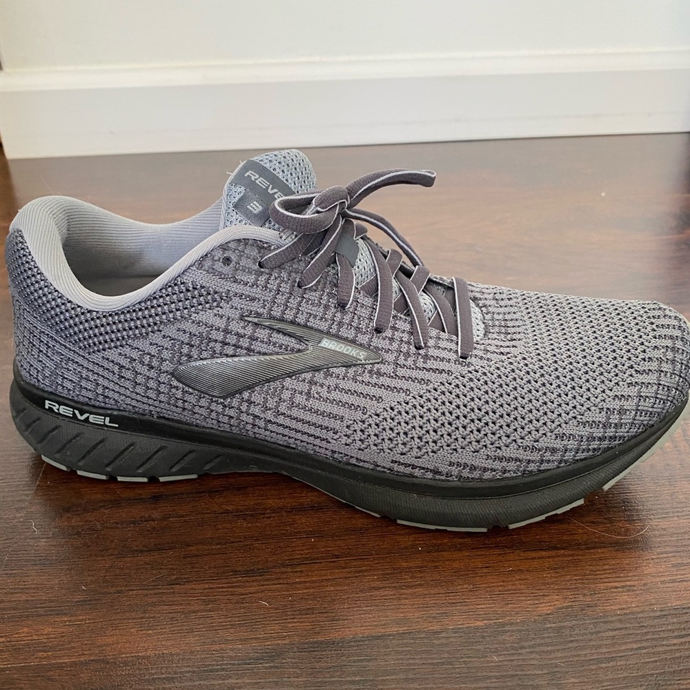 Brooks revel 3